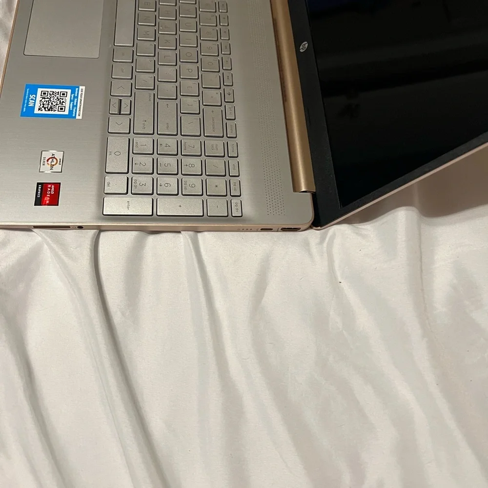 Like new HP Laptop 15-ef1073wm Rose Gold